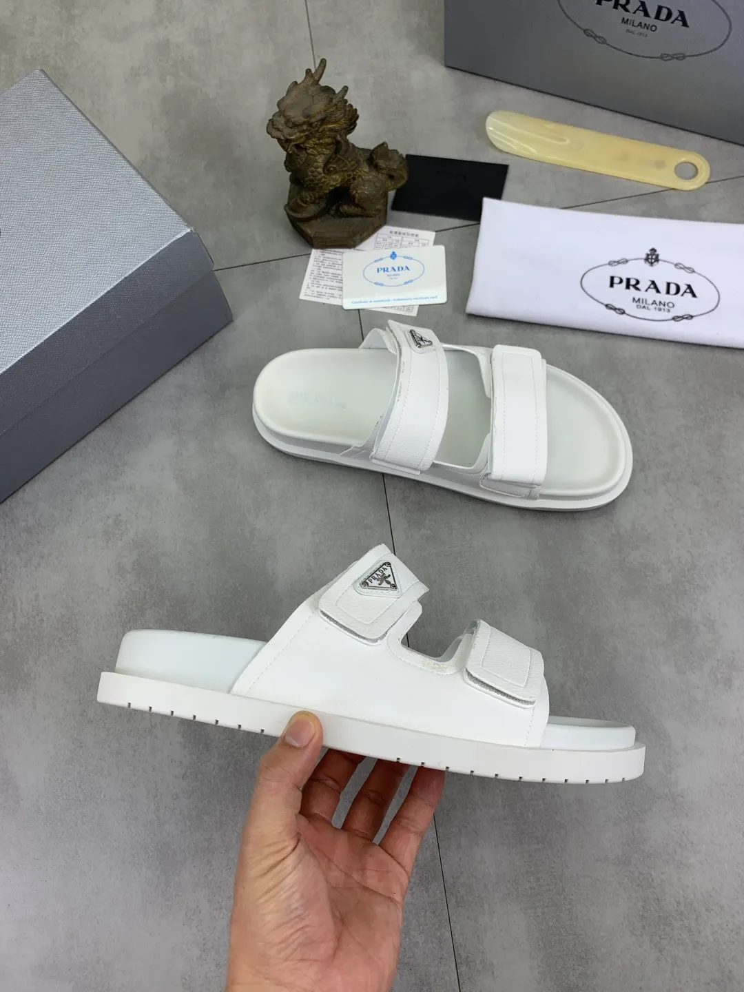 Men's shoes 💰P340💰【New style】🎁🎁🎁 PRADA Prada's new casual slippers, original official website, perfect workmanship, transmitting a kind of noble luxury, sublimating its definition of luxury in Prada's high-end extraordinary craftsmanship. Original combination outsole, code number: 38-44 (45 customized) Multiple colors 🉑️ to choose from